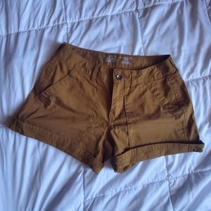 Mountain hardware shorts